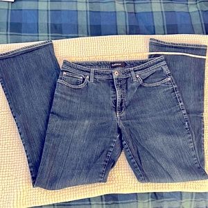 Cambio Jeans, women’s size 10, medium blue denim.  Brenda style.